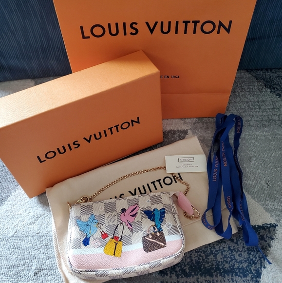 Louis Vuitton Handbags - 🎀 SOLD 🎀